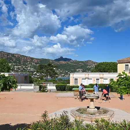 Apartment Les Bastides - O5 018 By Interhome Saint-Raphaël